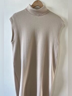 H&M Sleeveless High Neck Top in Light Beige Size Small- Stretchy